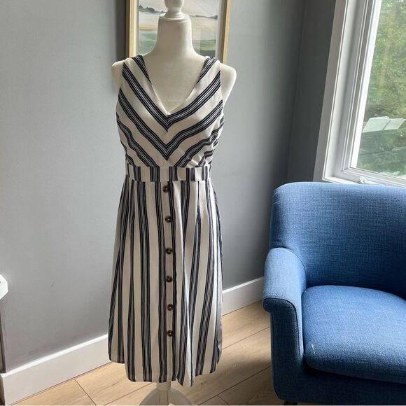 NWT Crystal Sky White and Navy Striped Sleeveless Midi Dress Size Large V-Neck - Picture 1 of 15